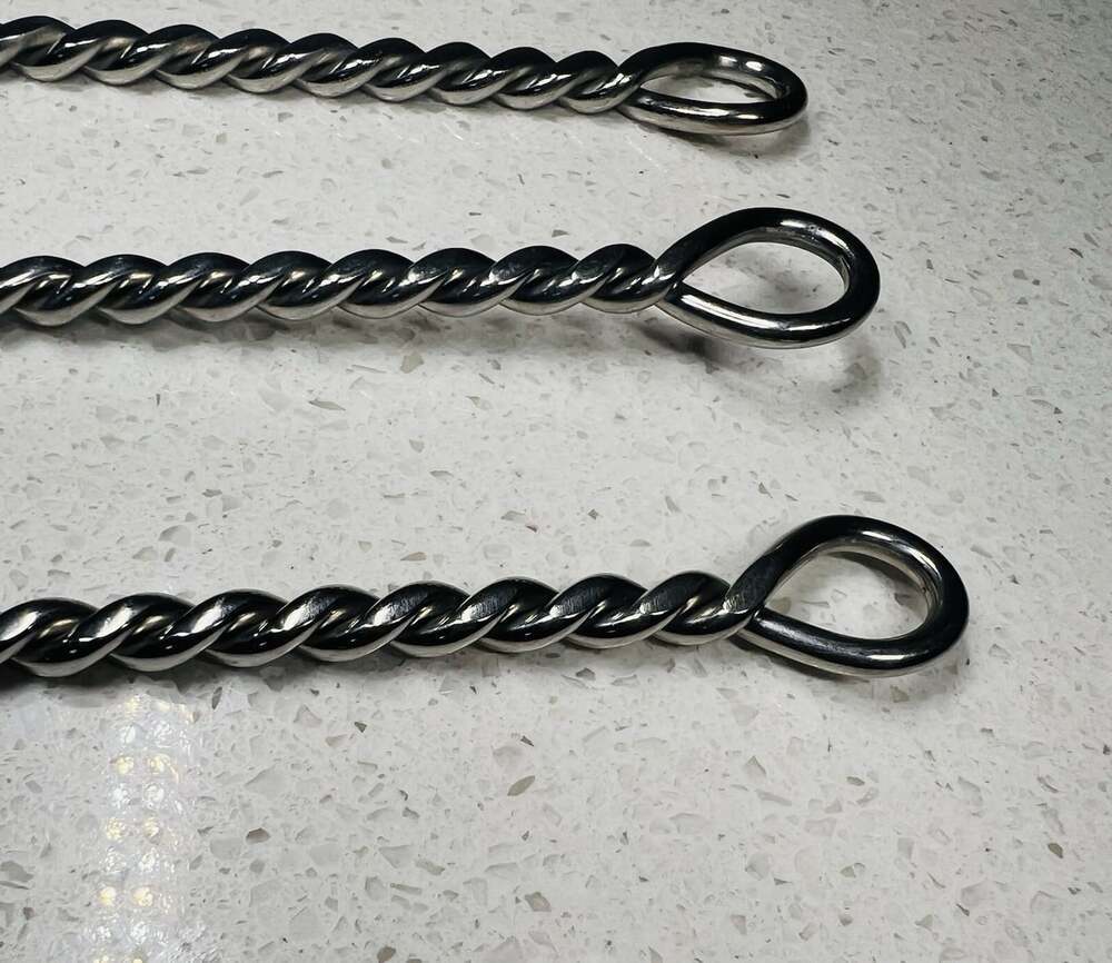 Butter Spreader Knives Set of 4 Twisted Loop Handles Silver Tone 7” - Picture 3 of 4